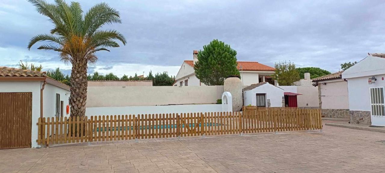 Villa Las Tres Hermanas Albarreal De Tajo By Toledo Ap Экстерьер фото